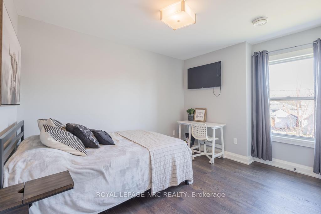 Photo 45 of 20 Jubilee Drive, St. Catharines, Carlton/Bunting — HOMEH
