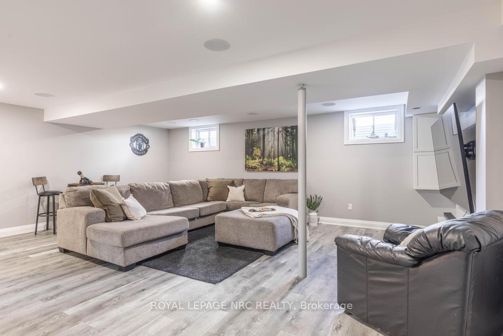 Photo 49 of 20 Jubilee Drive, St. Catharines, Carlton/Bunting — HOMEH