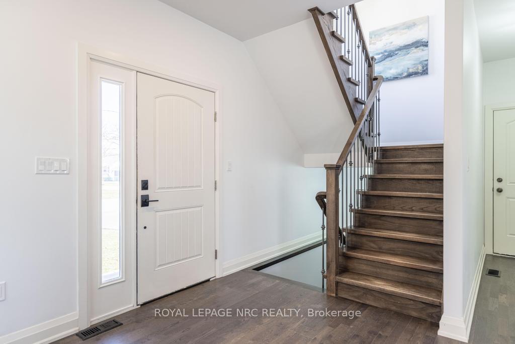 Photo 32 of 20 Jubilee Drive, St. Catharines, Carlton/Bunting — HOMEH