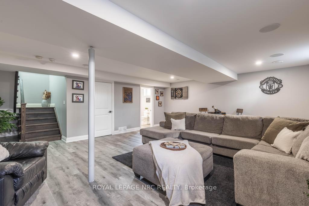 Photo 62 of 20 Jubilee Drive, St. Catharines, Carlton/Bunting — HOMEH