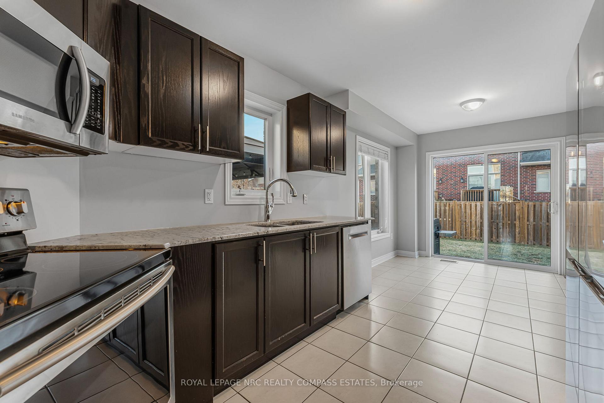 Photo 6 of 37 Colonel Lyall Street, St. Catharines, Secord Woods — HOMEH