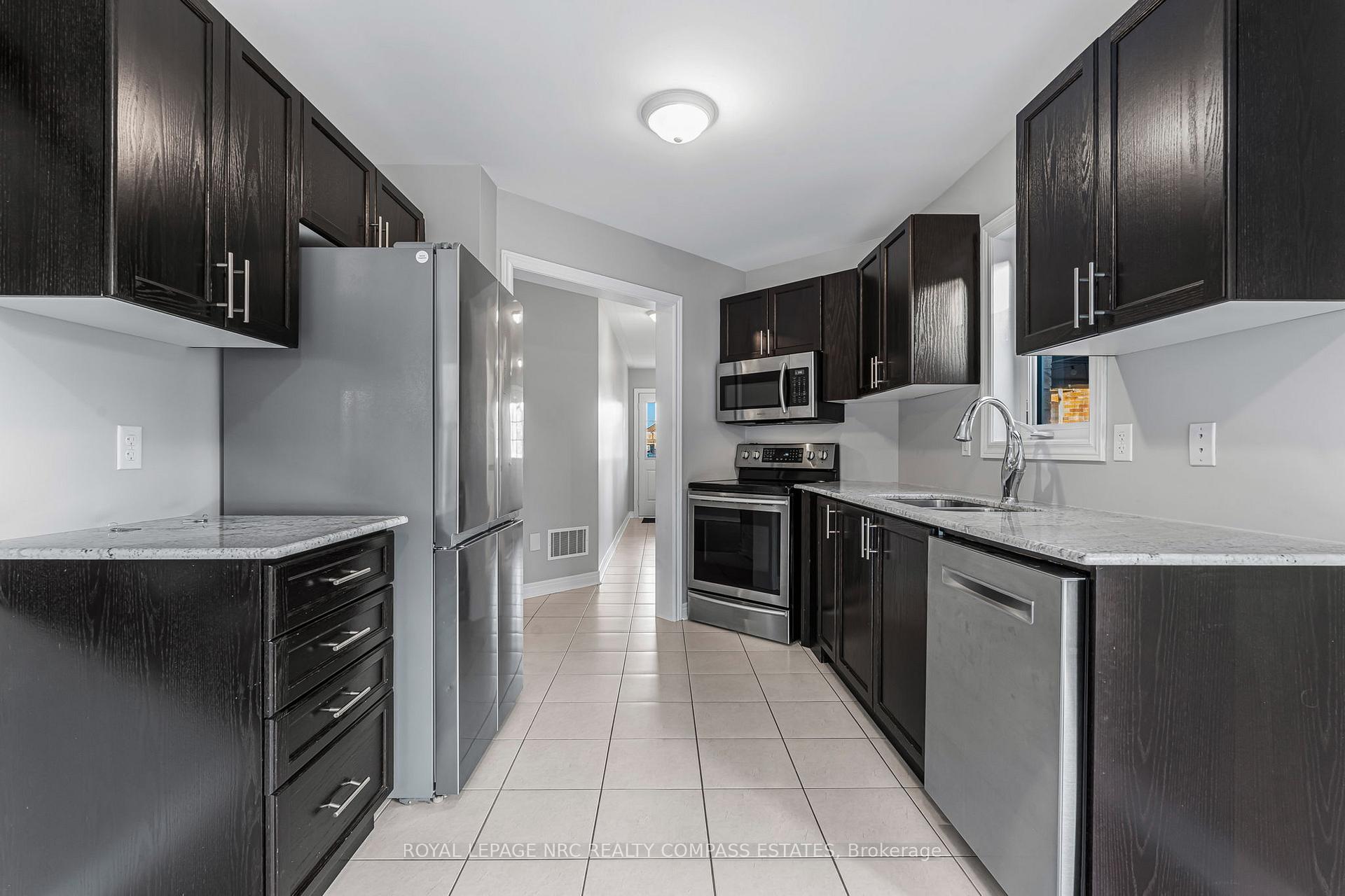 Photo 7 of 37 Colonel Lyall Street, St. Catharines, Secord Woods — HOMEH