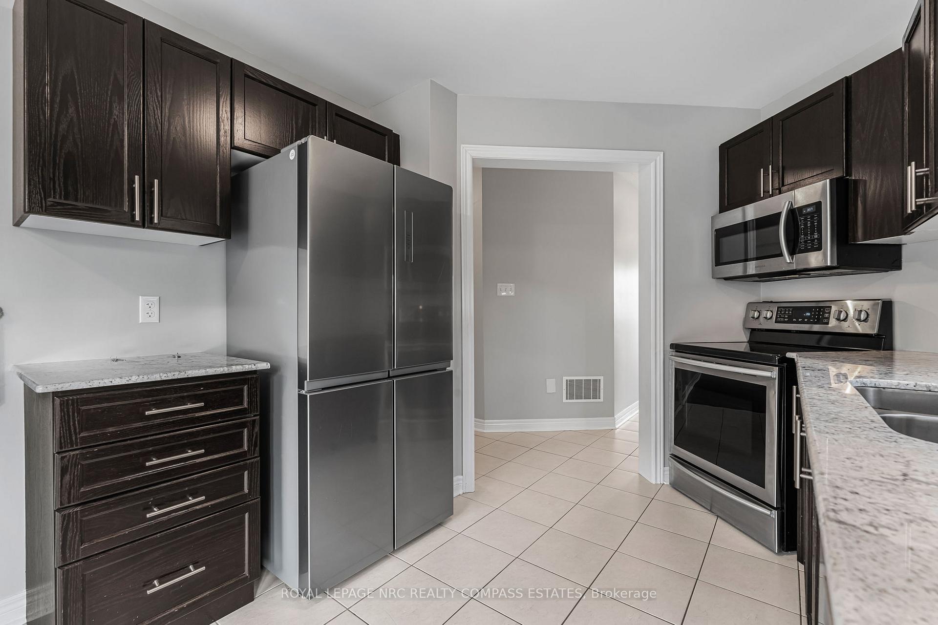 Photo 9 of 37 Colonel Lyall Street, St. Catharines, Secord Woods — HOMEH