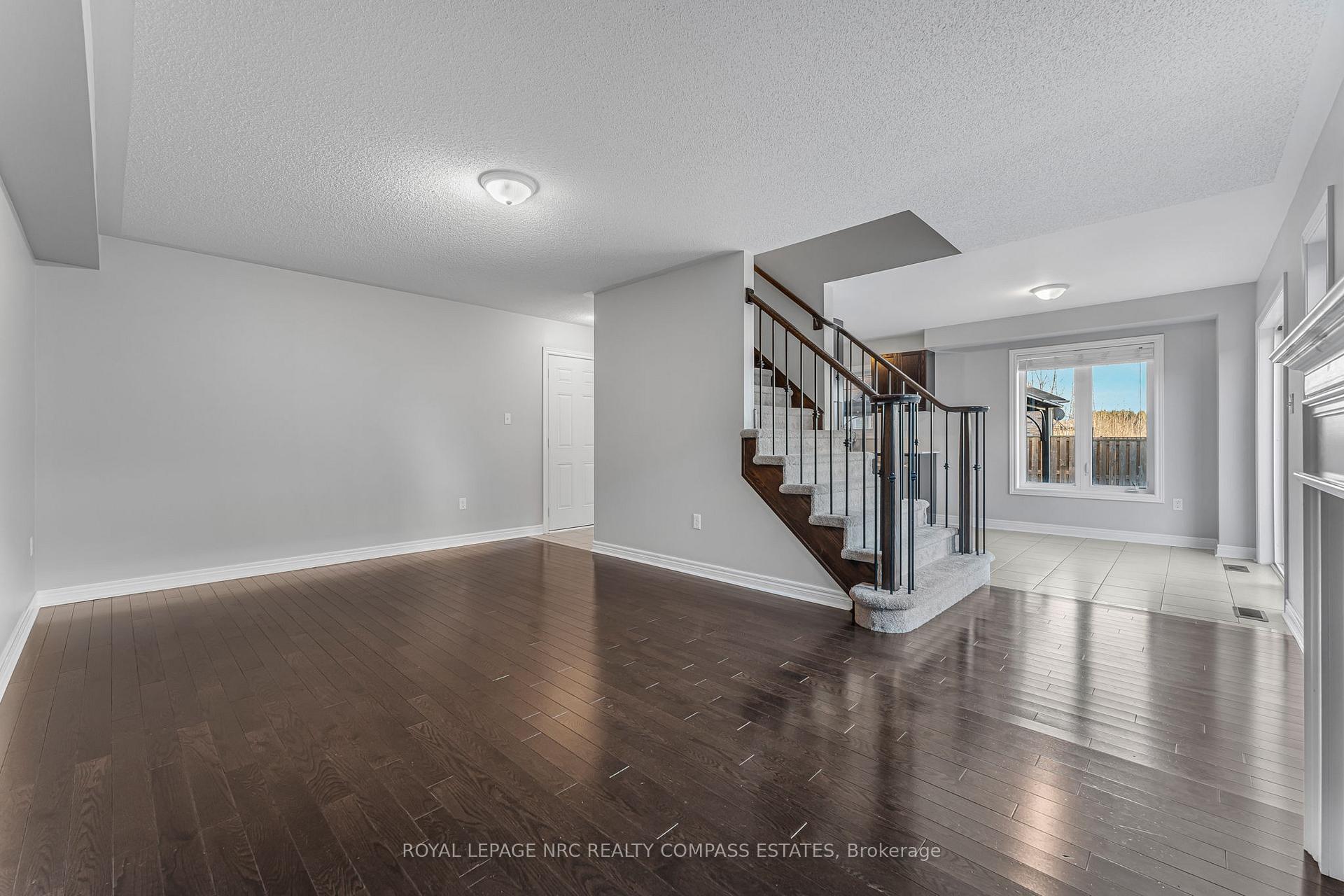 Photo 15 of 37 Colonel Lyall Street, St. Catharines, Secord Woods — HOMEH