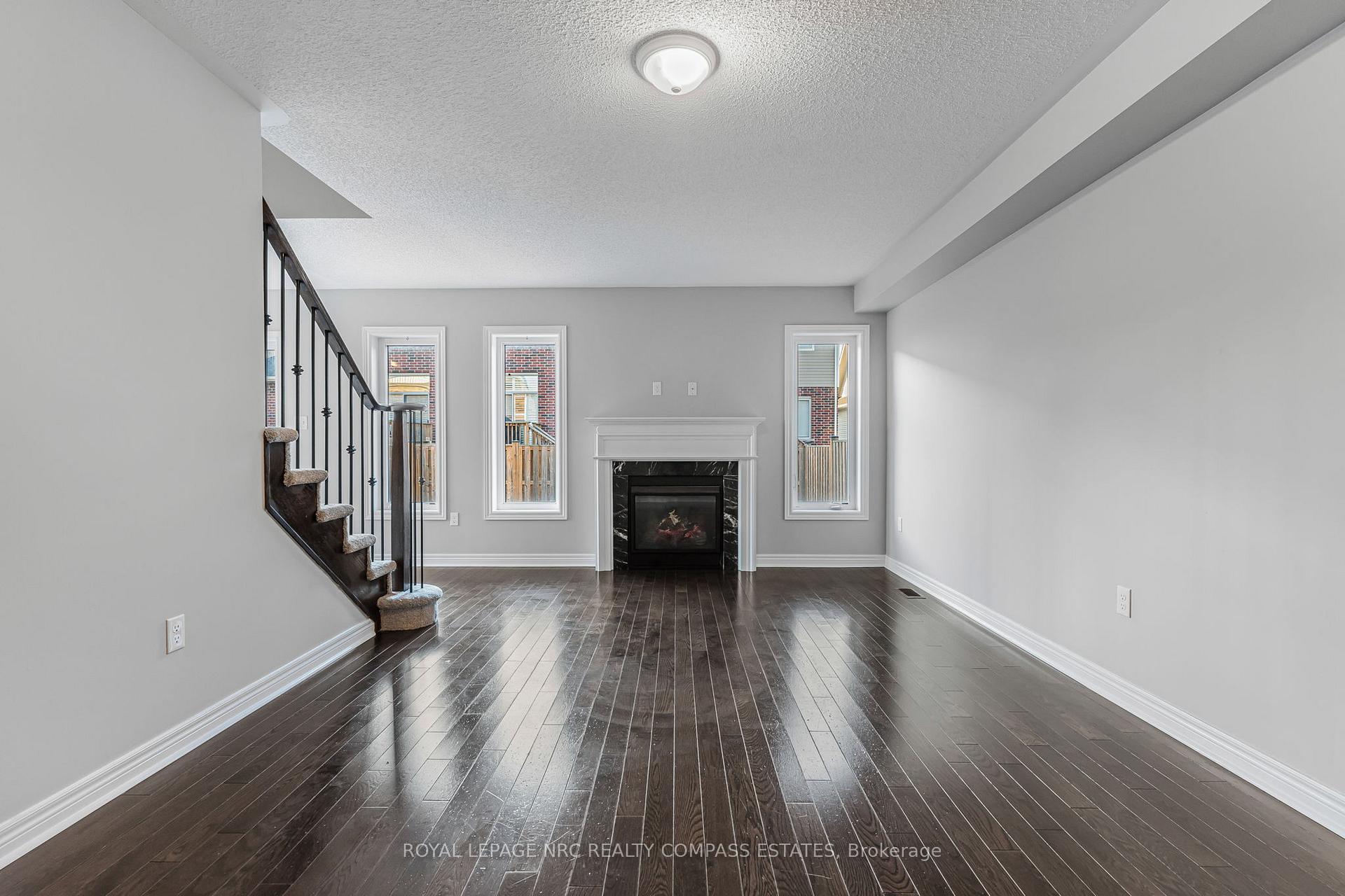 Photo 17 of 37 Colonel Lyall Street, St. Catharines, Secord Woods — HOMEH