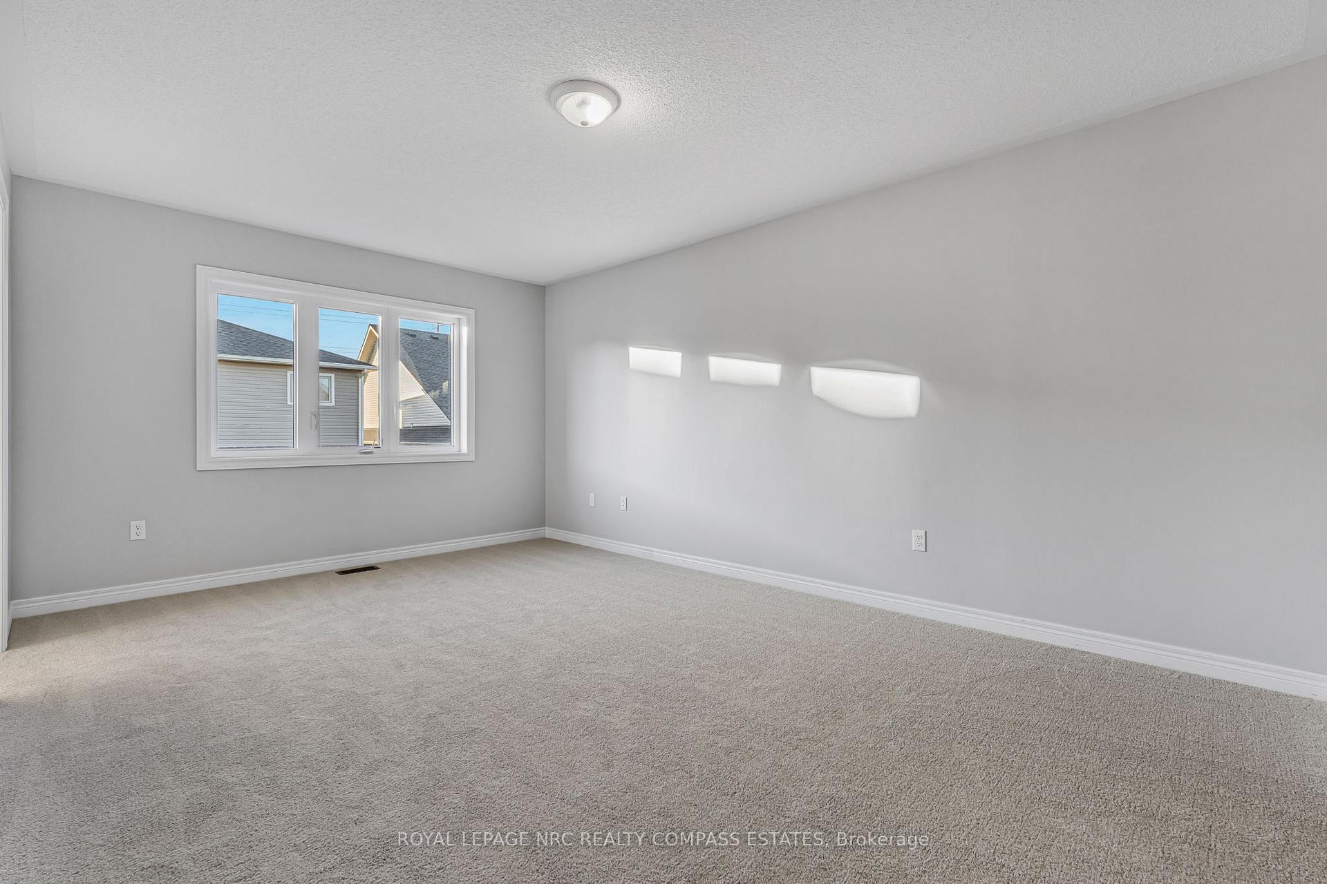 Photo 20 of 37 Colonel Lyall Street, St. Catharines, Secord Woods — HOMEH