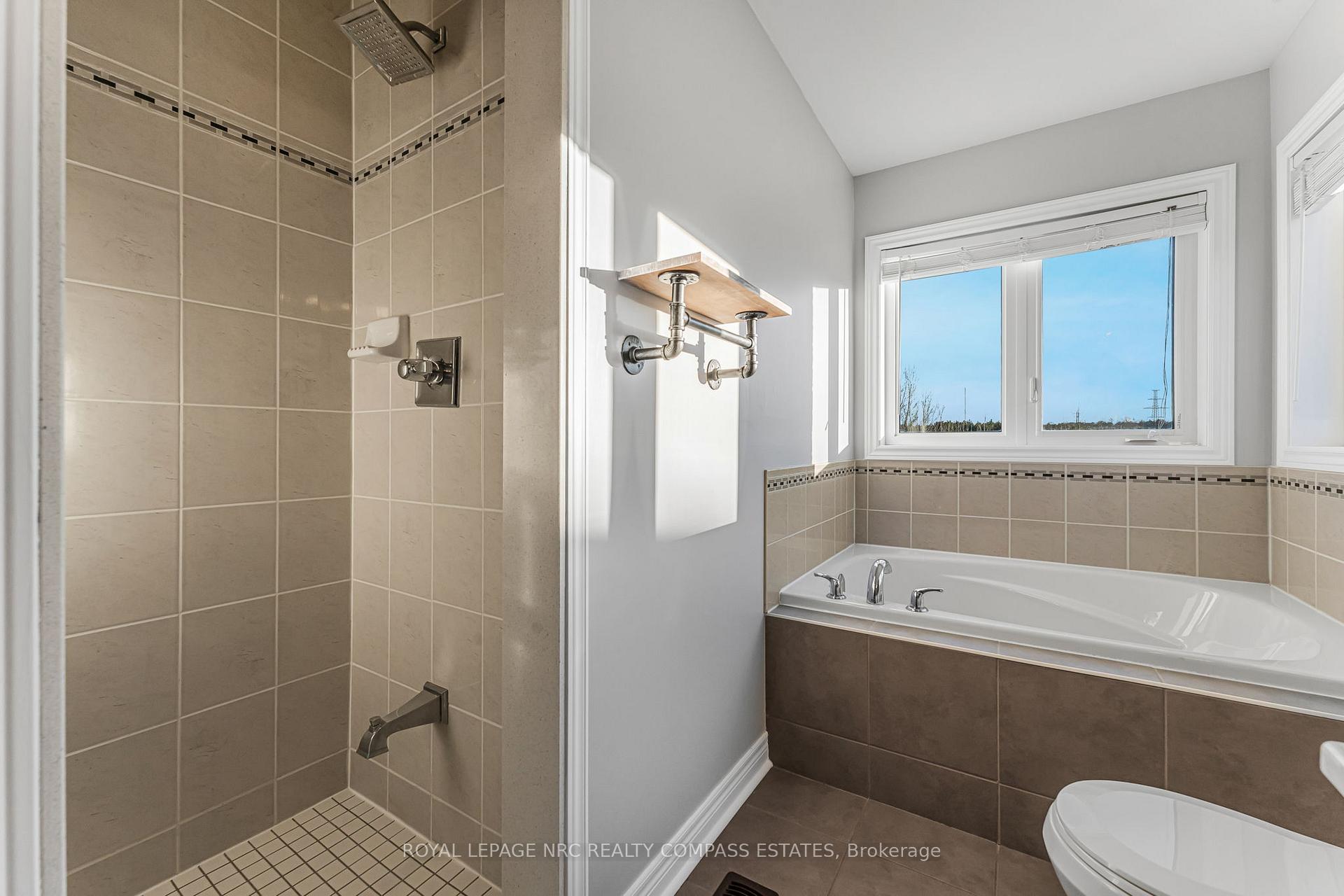 Photo 23 of 37 Colonel Lyall Street, St. Catharines, Secord Woods — HOMEH