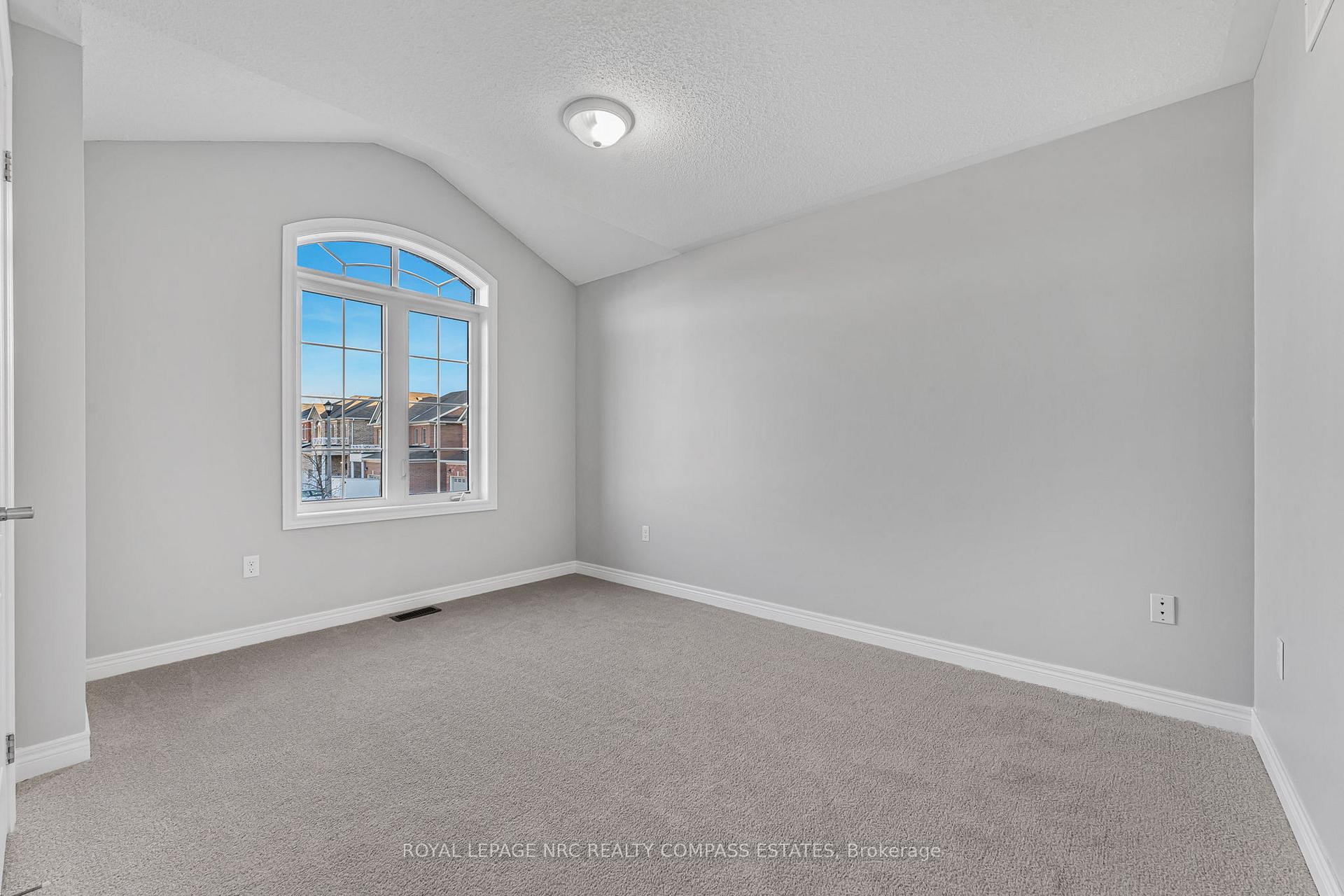 Photo 25 of 37 Colonel Lyall Street, St. Catharines, Secord Woods — HOMEH