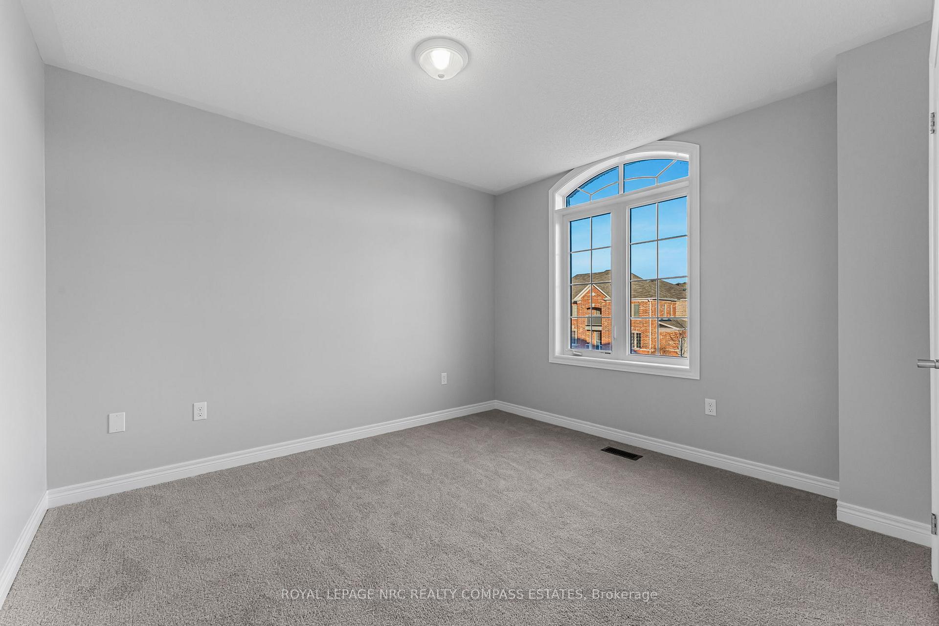 Photo 27 of 37 Colonel Lyall Street, St. Catharines, Secord Woods — HOMEH