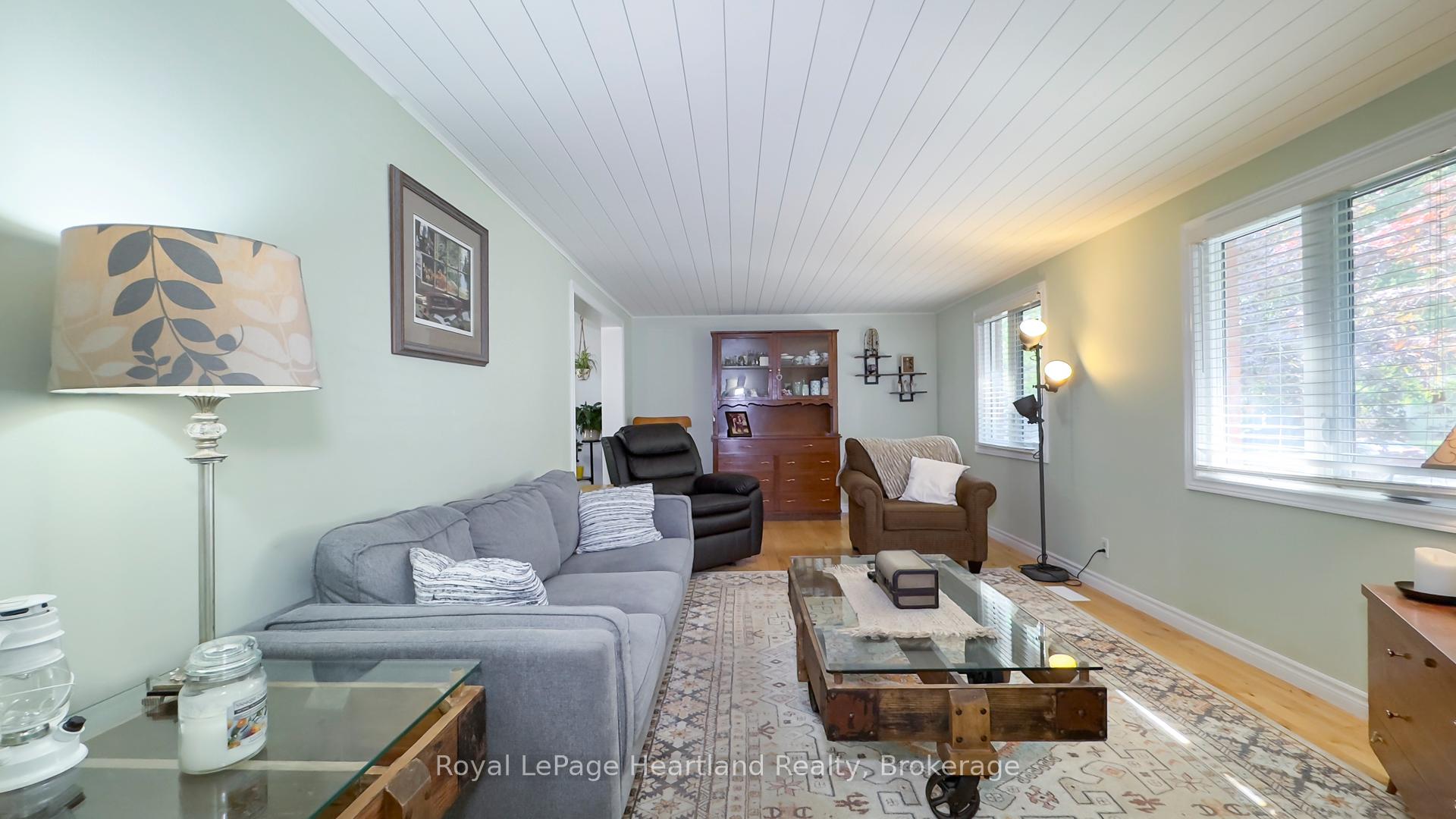 Photo 5 of 335 Oak Street, Goderich, Goderich (Town) — HOMEH