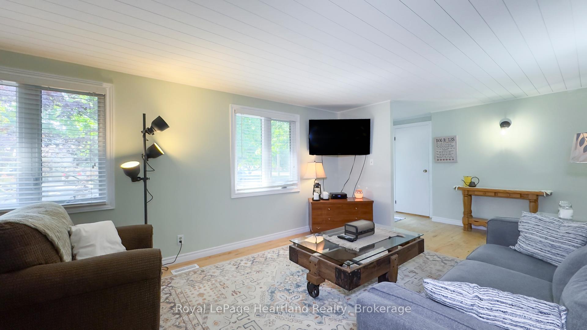 Photo 6 of 335 Oak Street, Goderich, Goderich (Town) — HOMEH