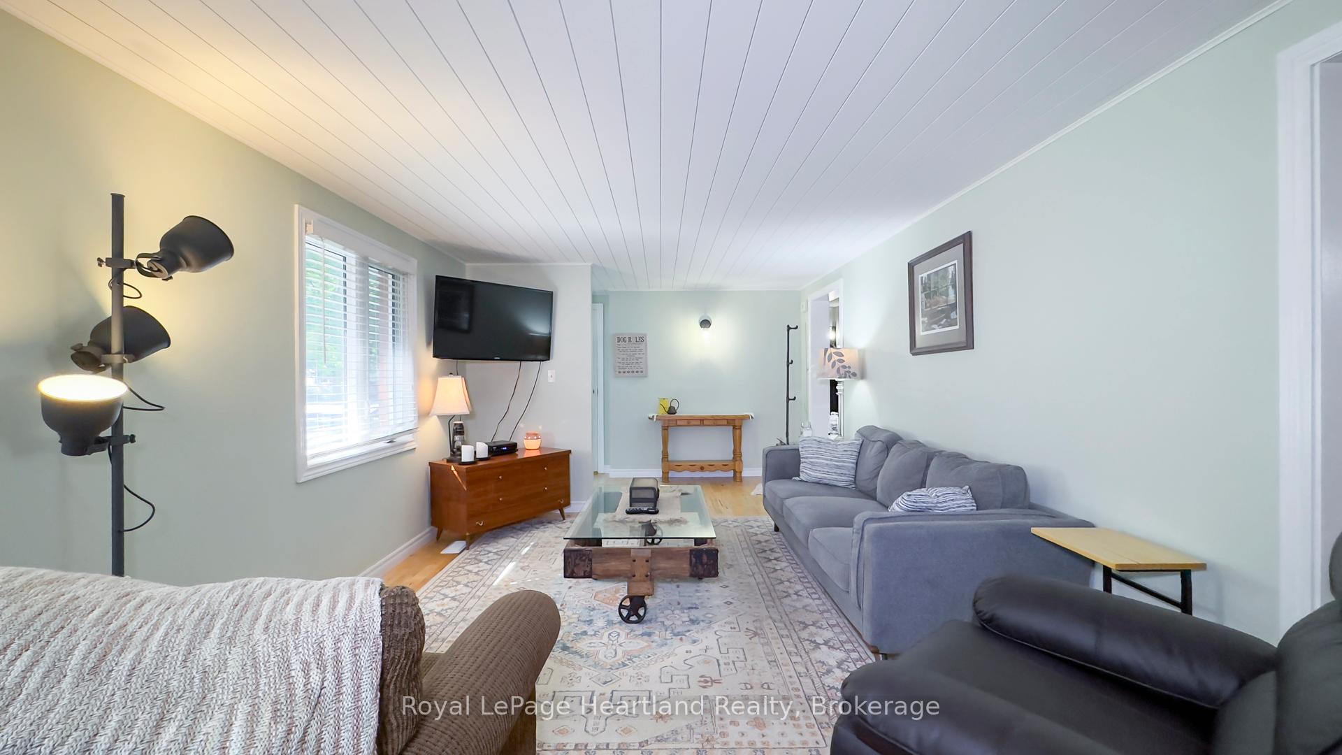 Photo 7 of 335 Oak Street, Goderich, Goderich (Town) — HOMEH