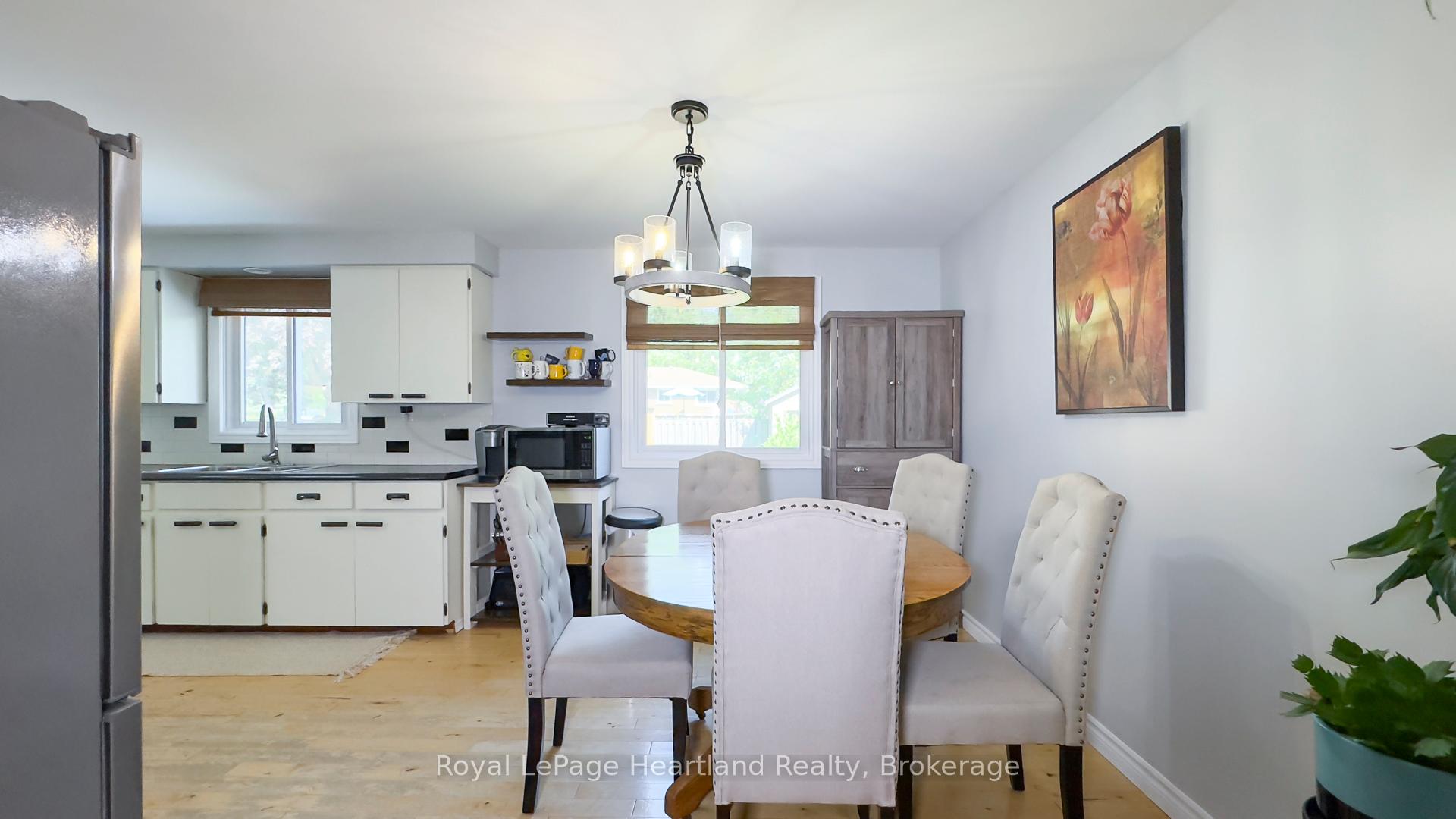 Photo 8 of 335 Oak Street, Goderich, Goderich (Town) — HOMEH