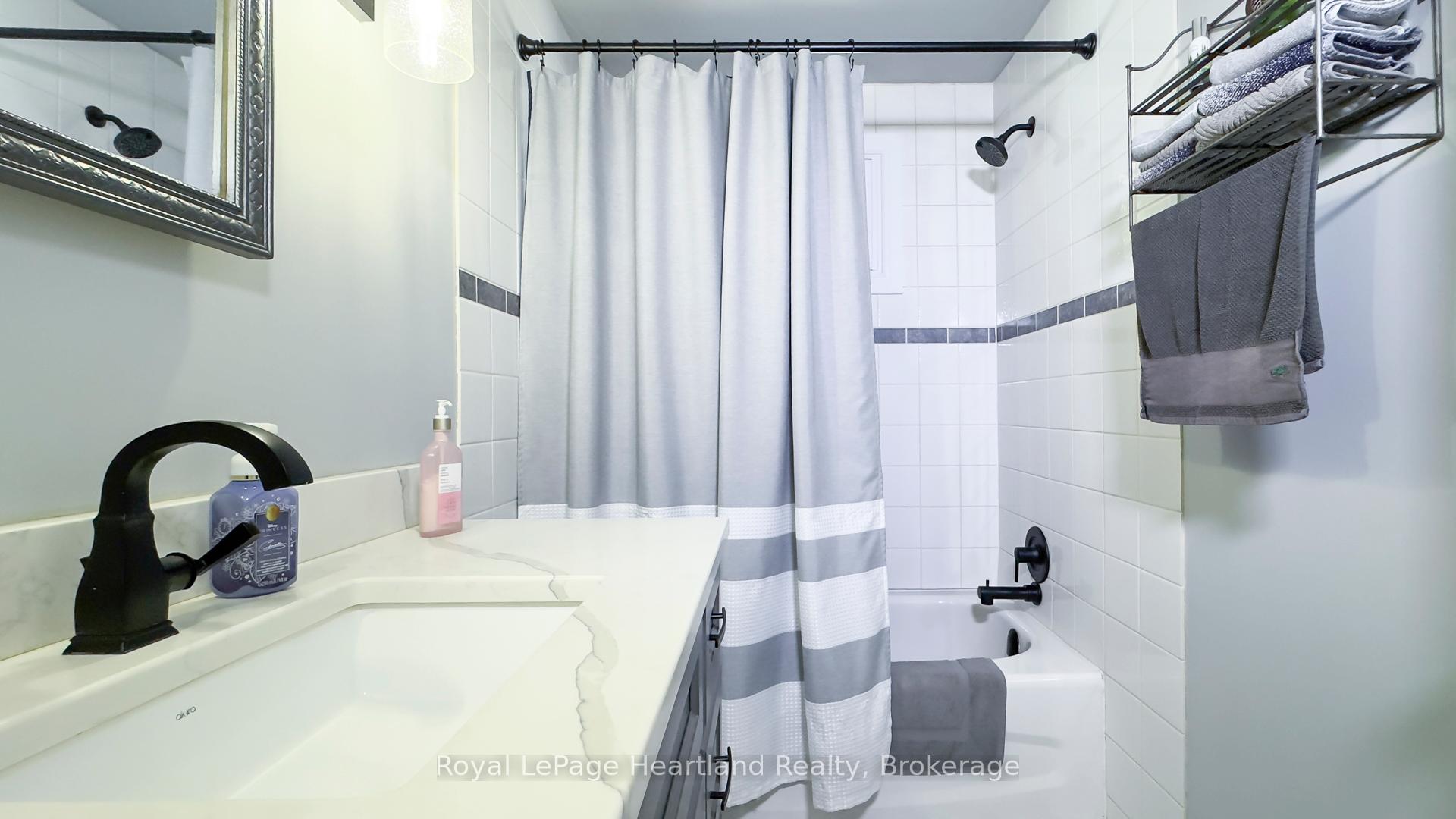 Photo 16 of 335 Oak Street, Goderich, Goderich (Town) — HOMEH