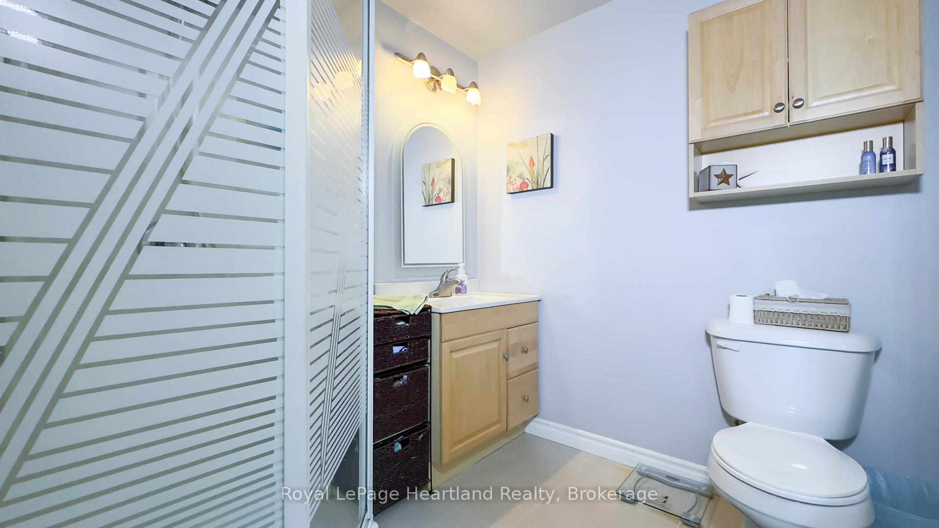 Photo 23 of 335 Oak Street, Goderich, Goderich (Town) — HOMEH