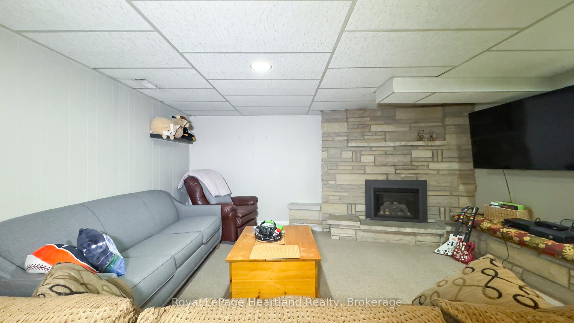 Photo 27 of 335 Oak Street, Goderich, Goderich (Town) — HOMEH