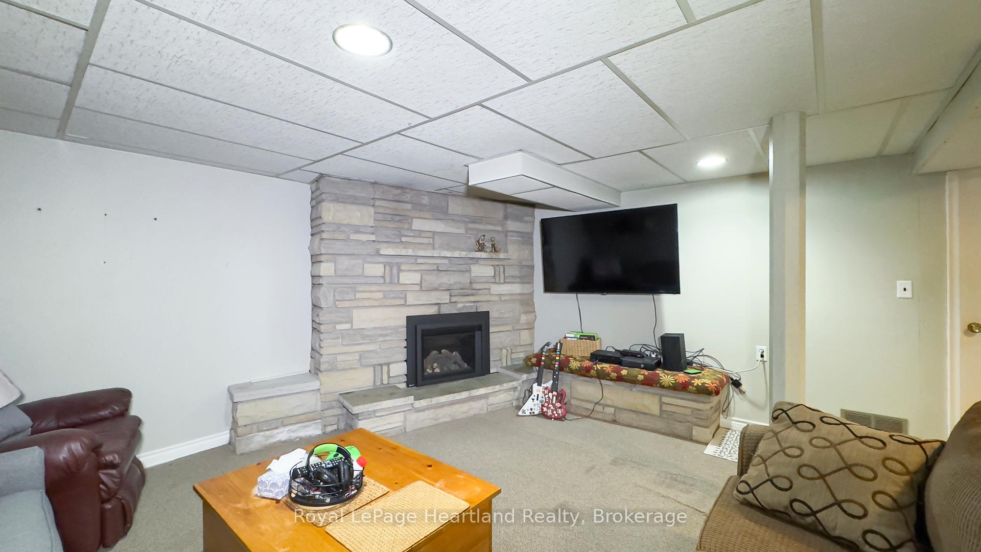 Photo 28 of 335 Oak Street, Goderich, Goderich (Town) — HOMEH
