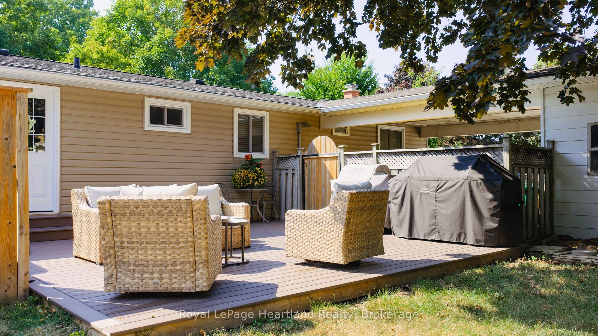 Photo 43 of 335 Oak Street, Goderich, Goderich (Town) — HOMEH