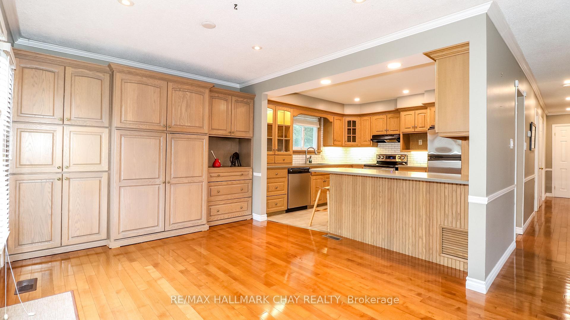 Photo 10 of 250 Superior Street, Clearview, Stayner — HOMEH