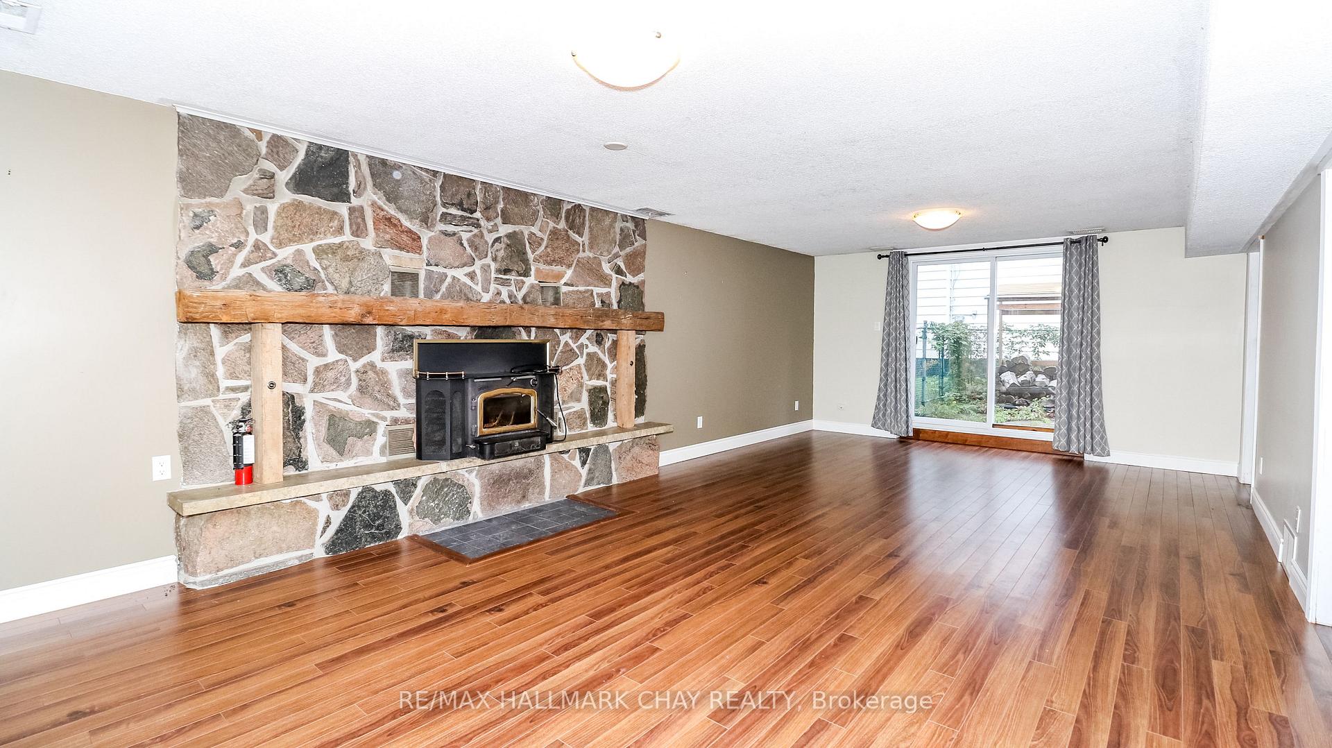 Photo 23 of 250 Superior Street, Clearview, Stayner — HOMEH