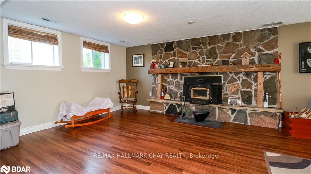 Photo 24 of 250 Superior Street, Clearview, Stayner — HOMEH