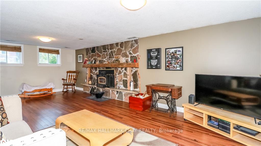 Photo 26 of 250 Superior Street, Clearview, Stayner — HOMEH