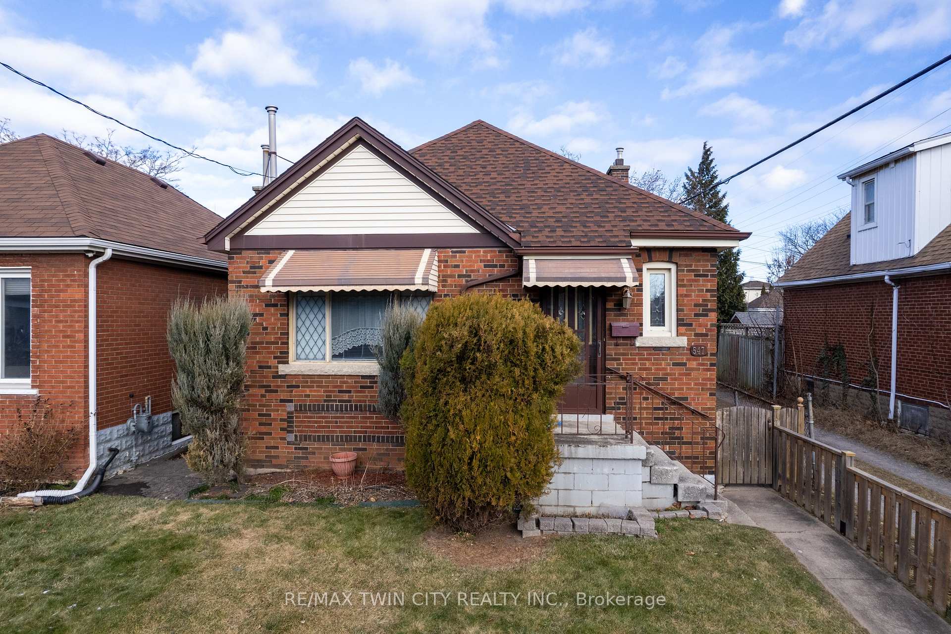 Photo 1 of 547 Roxborough Avenue, Hamilton, Homeside — HOMEH