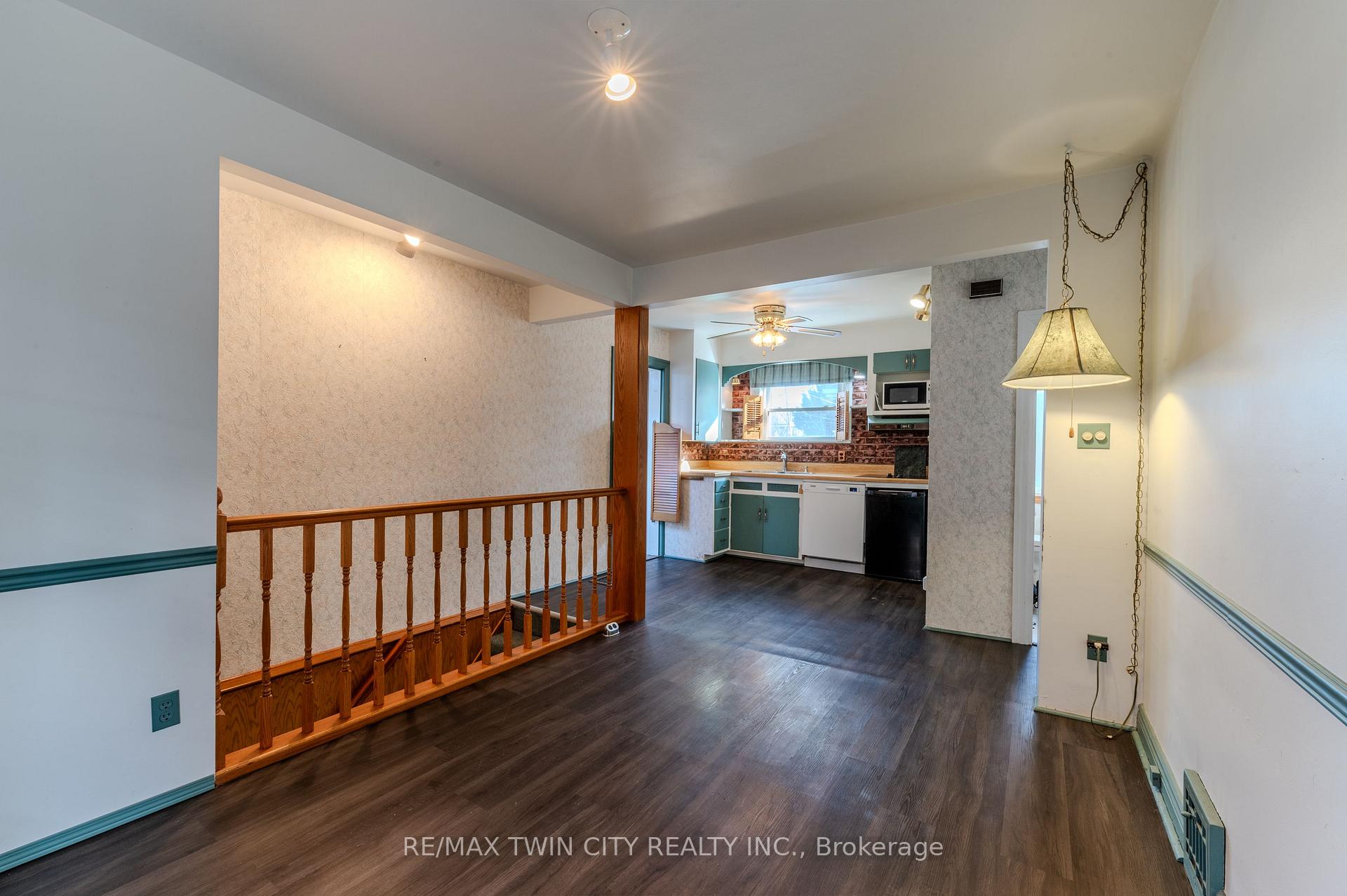 Photo 11 of 547 Roxborough Avenue, Hamilton, Homeside — HOMEH