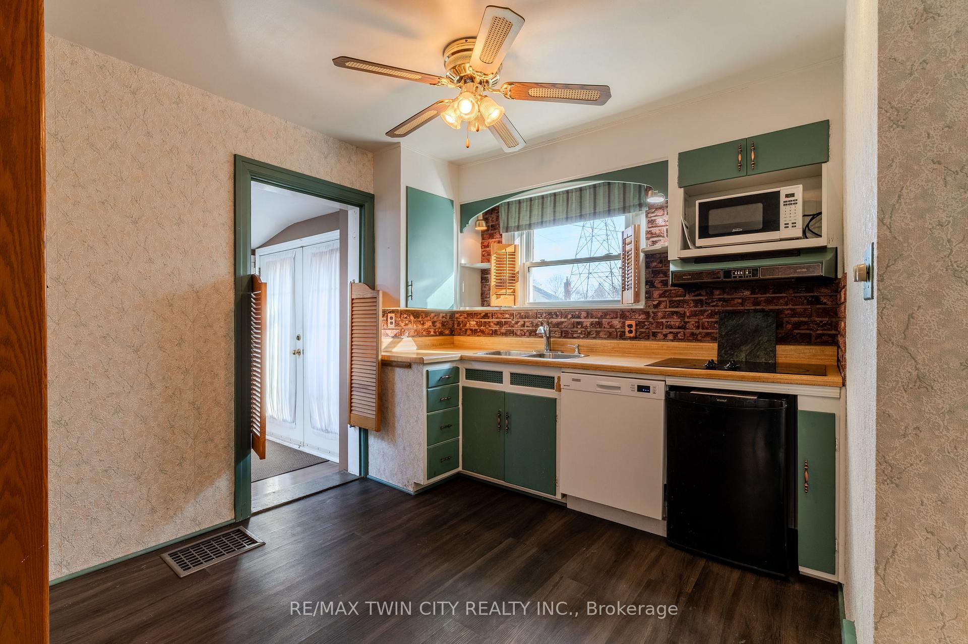 Photo 12 of 547 Roxborough Avenue, Hamilton, Homeside — HOMEH