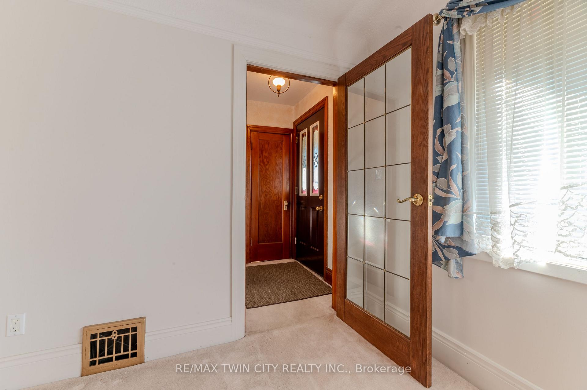 Photo 13 of 547 Roxborough Avenue, Hamilton, Homeside — HOMEH