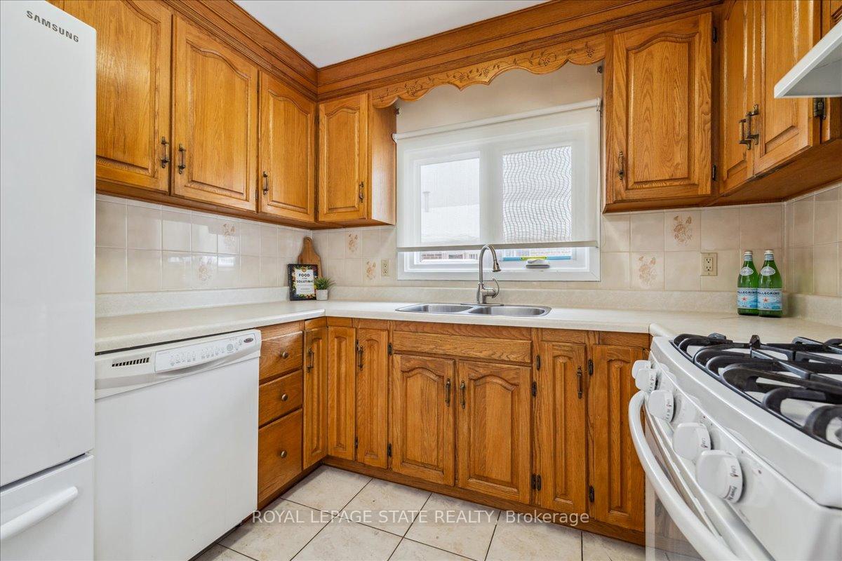 Photo 21 of 34 Grande Avenue, Hamilton, Stoney Creek — HOMEH