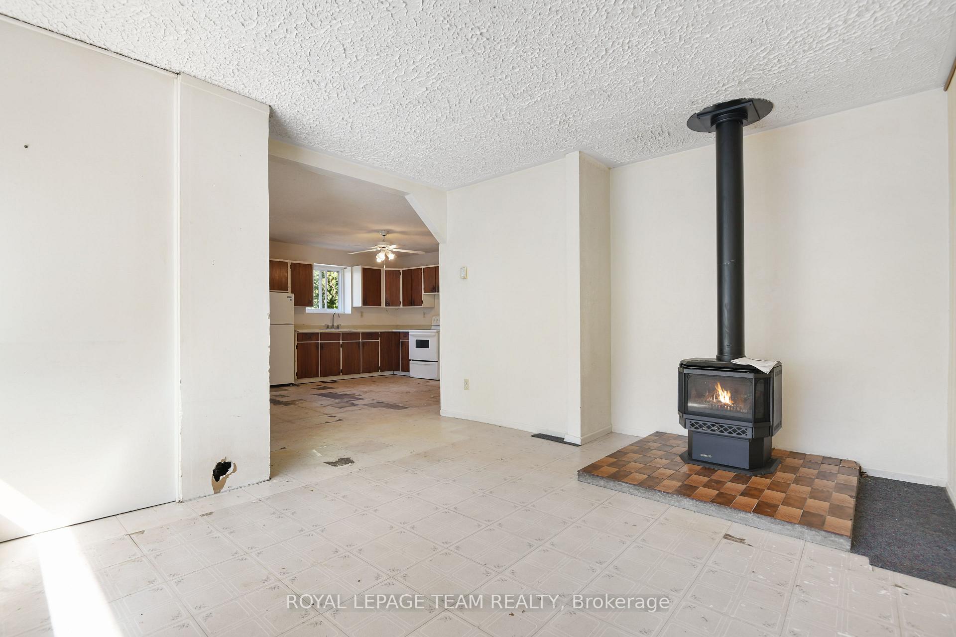 Photo 3 of 161 Rivington Street, Ottawa, Carp — HOMEH