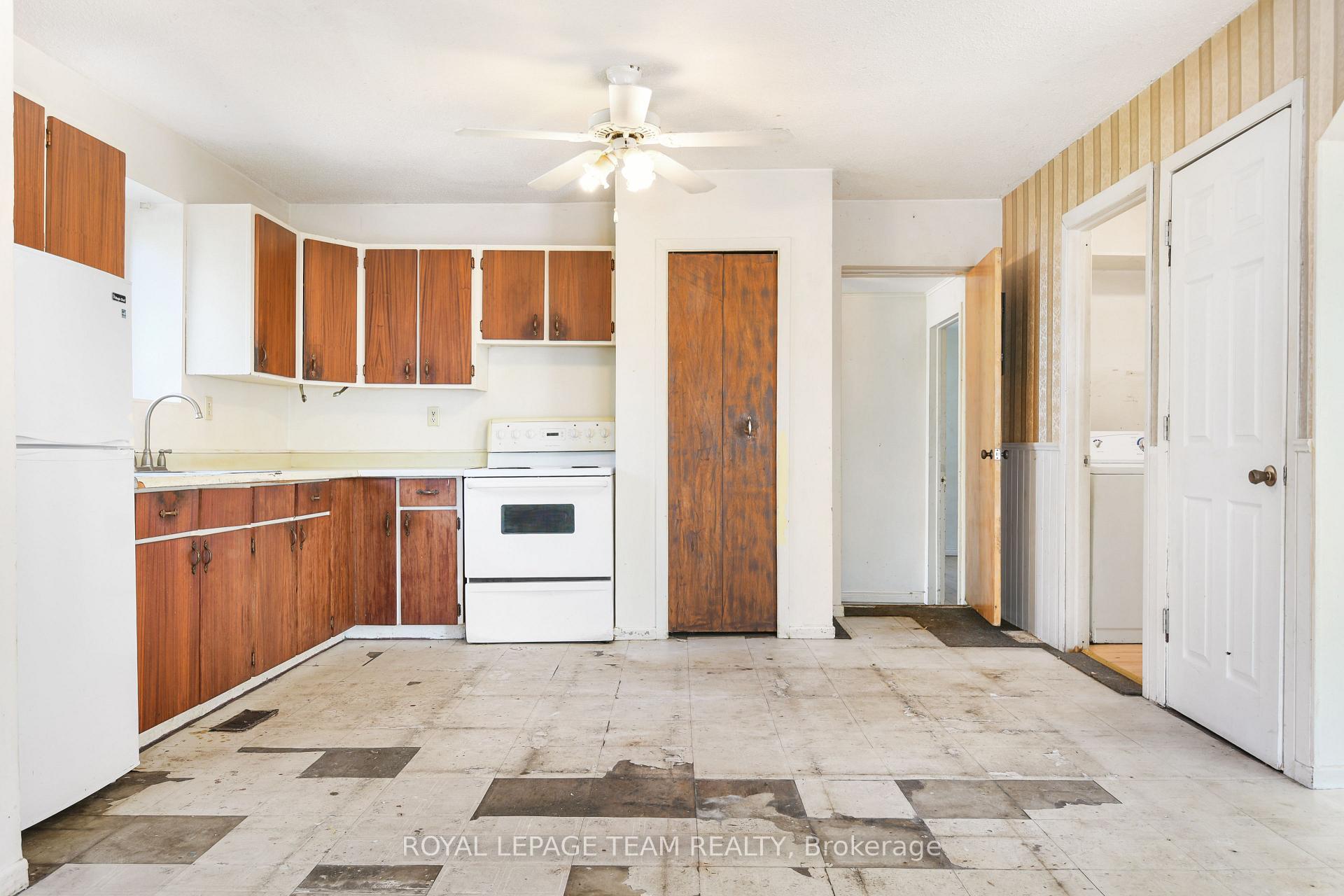 Photo 7 of 161 Rivington Street, Ottawa, Carp — HOMEH