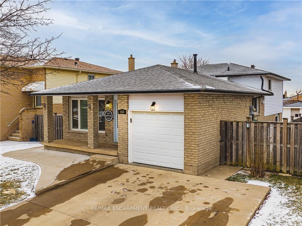 Photo 2 of 153 Ravenbury Drive, Hamilton, Randall — HOMEH