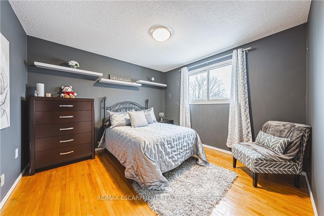 Photo 20 of 153 Ravenbury Drive, Hamilton, Randall — HOMEH