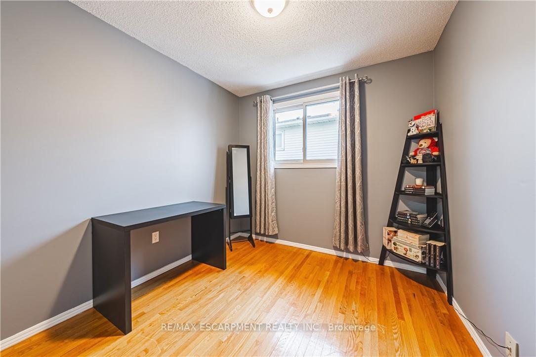 Photo 22 of 153 Ravenbury Drive, Hamilton, Randall — HOMEH