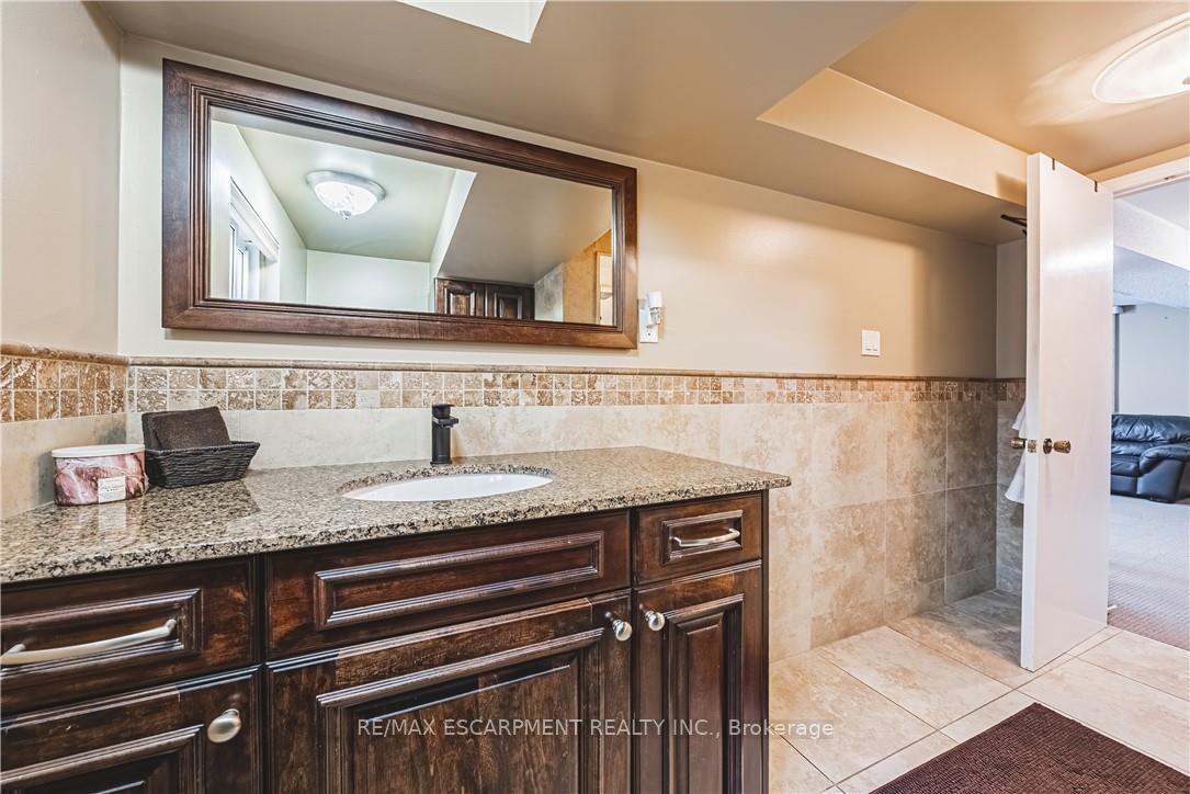 Photo 31 of 153 Ravenbury Drive, Hamilton, Randall — HOMEH