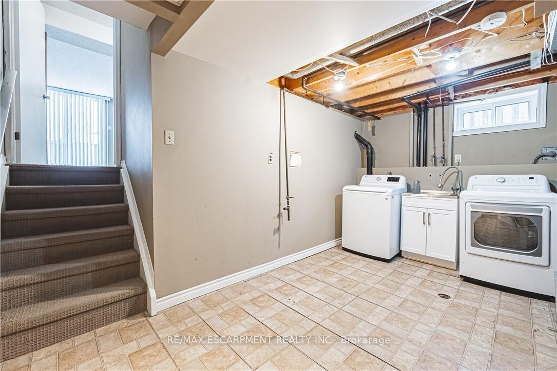 Photo 34 of 153 Ravenbury Drive, Hamilton, Randall — HOMEH