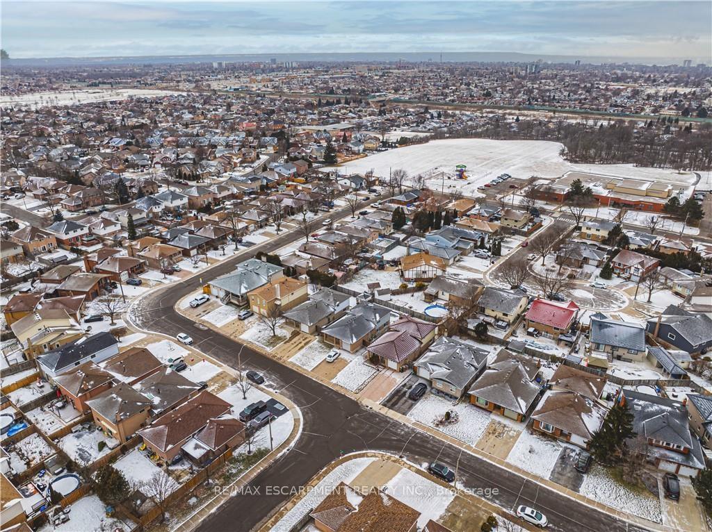 Photo 40 of 153 Ravenbury Drive, Hamilton, Randall — HOMEH