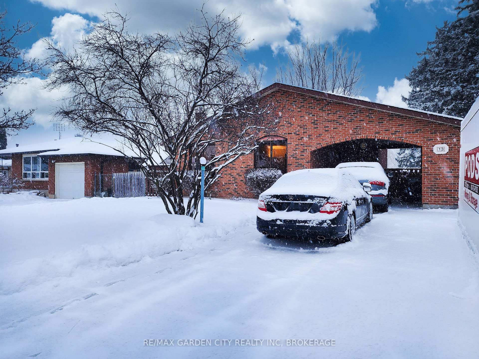Photo 3 of 13 Shetland Crescent, St. Catharines, E. Chester — HOMEH