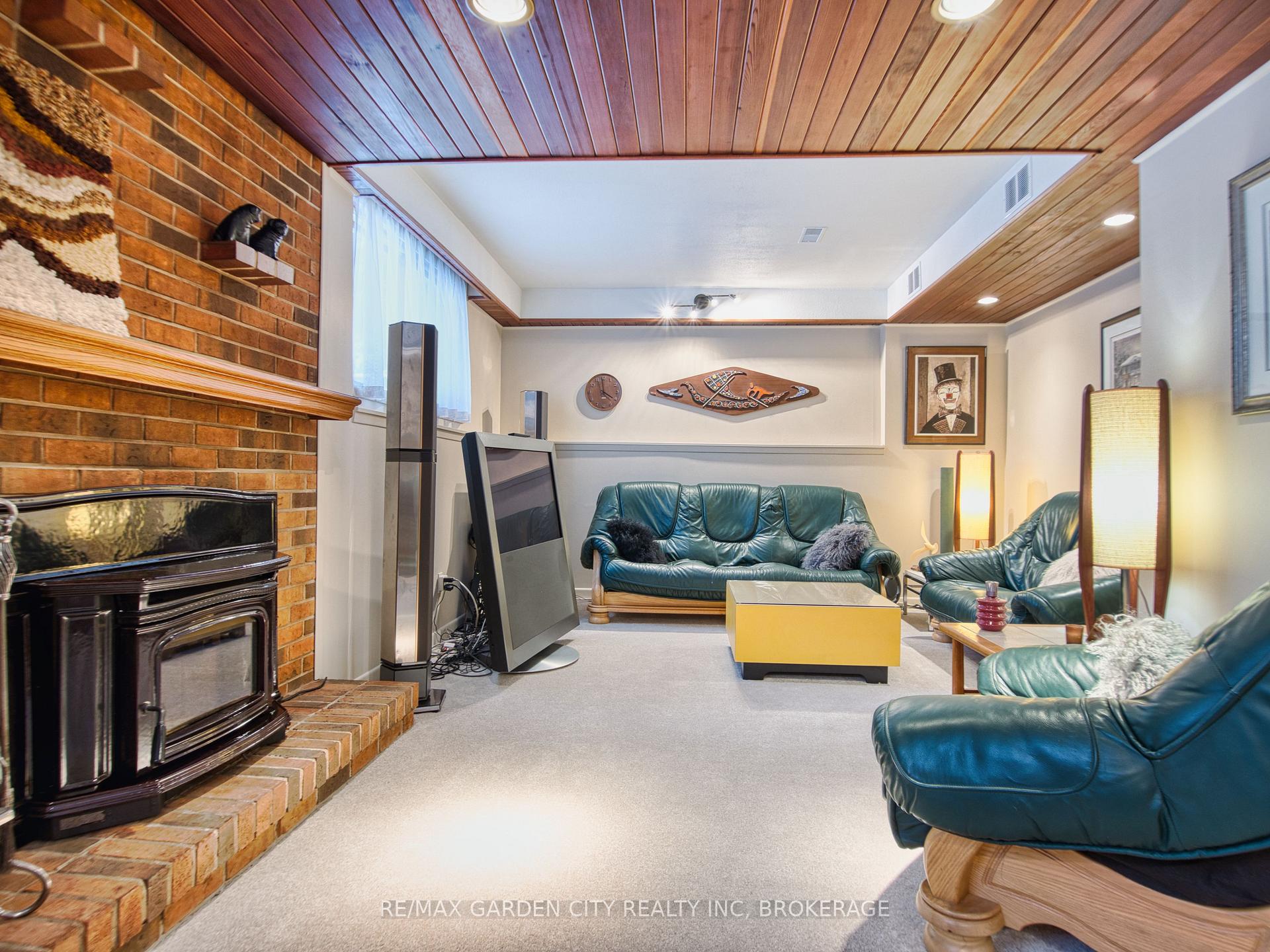 Photo 17 of 13 Shetland Crescent, St. Catharines, E. Chester — HOMEH