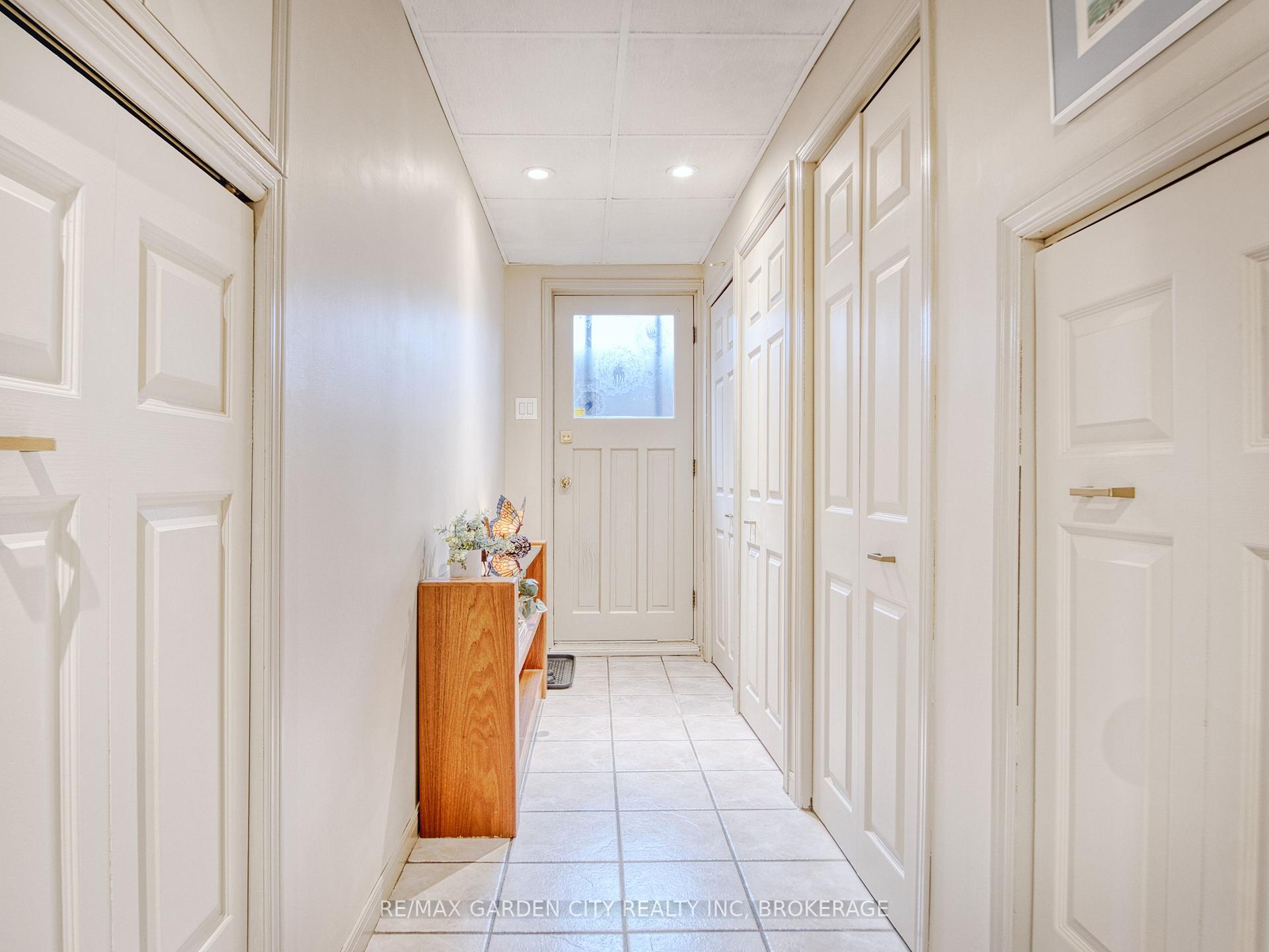 Photo 19 of 13 Shetland Crescent, St. Catharines, E. Chester — HOMEH