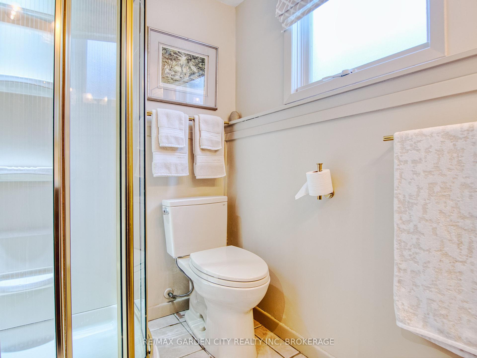 Photo 21 of 13 Shetland Crescent, St. Catharines, E. Chester — HOMEH