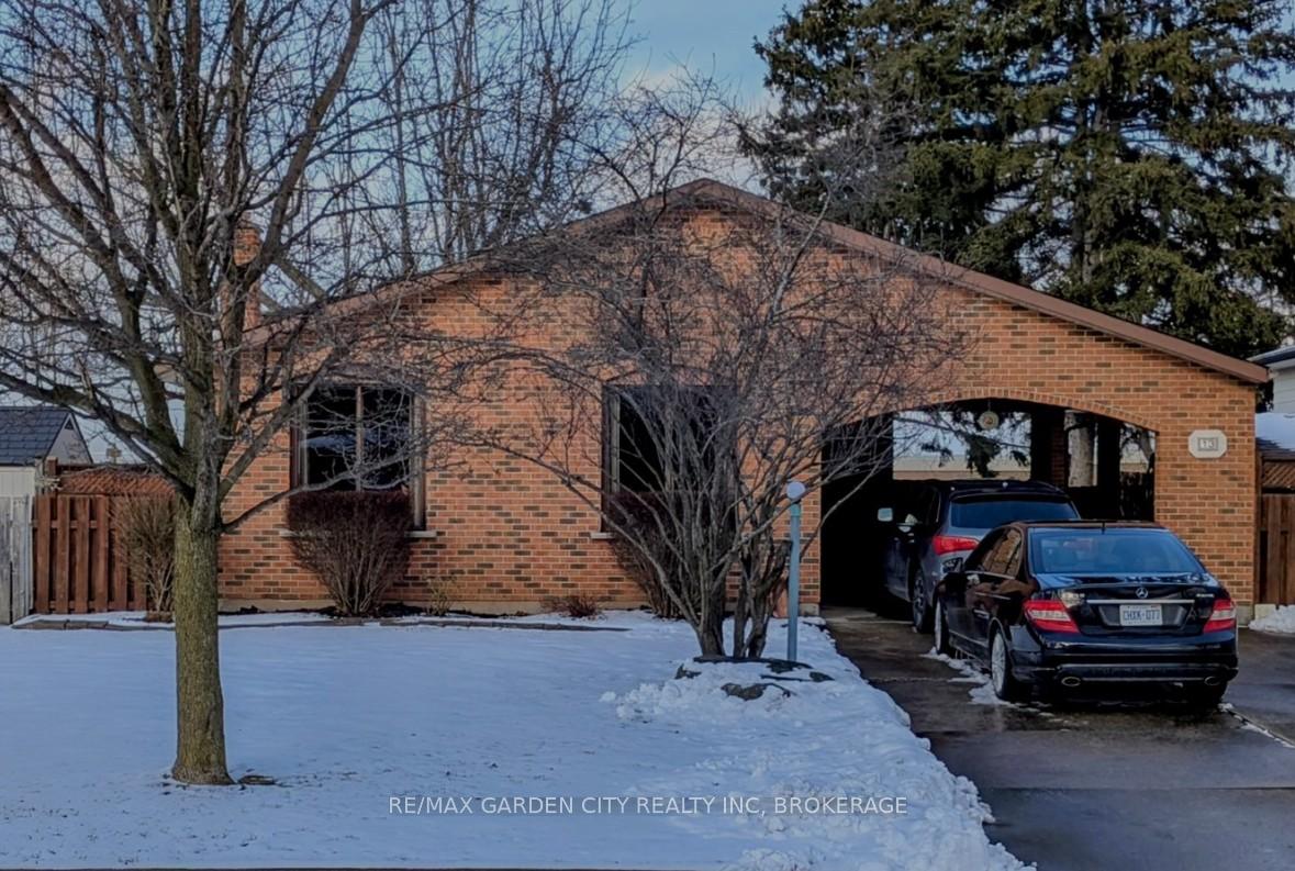 Photo 2 of 13 Shetland Crescent, St. Catharines, E. Chester — HOMEH