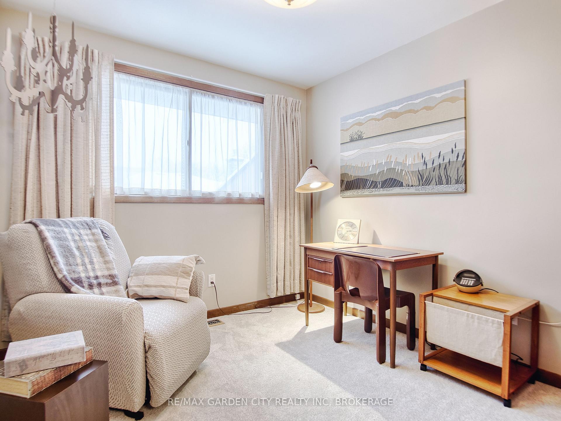 Photo 32 of 13 Shetland Crescent, St. Catharines, E. Chester — HOMEH