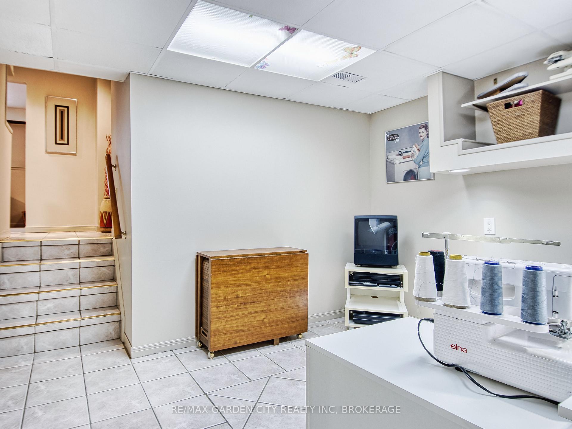 Photo 42 of 13 Shetland Crescent, St. Catharines, E. Chester — HOMEH