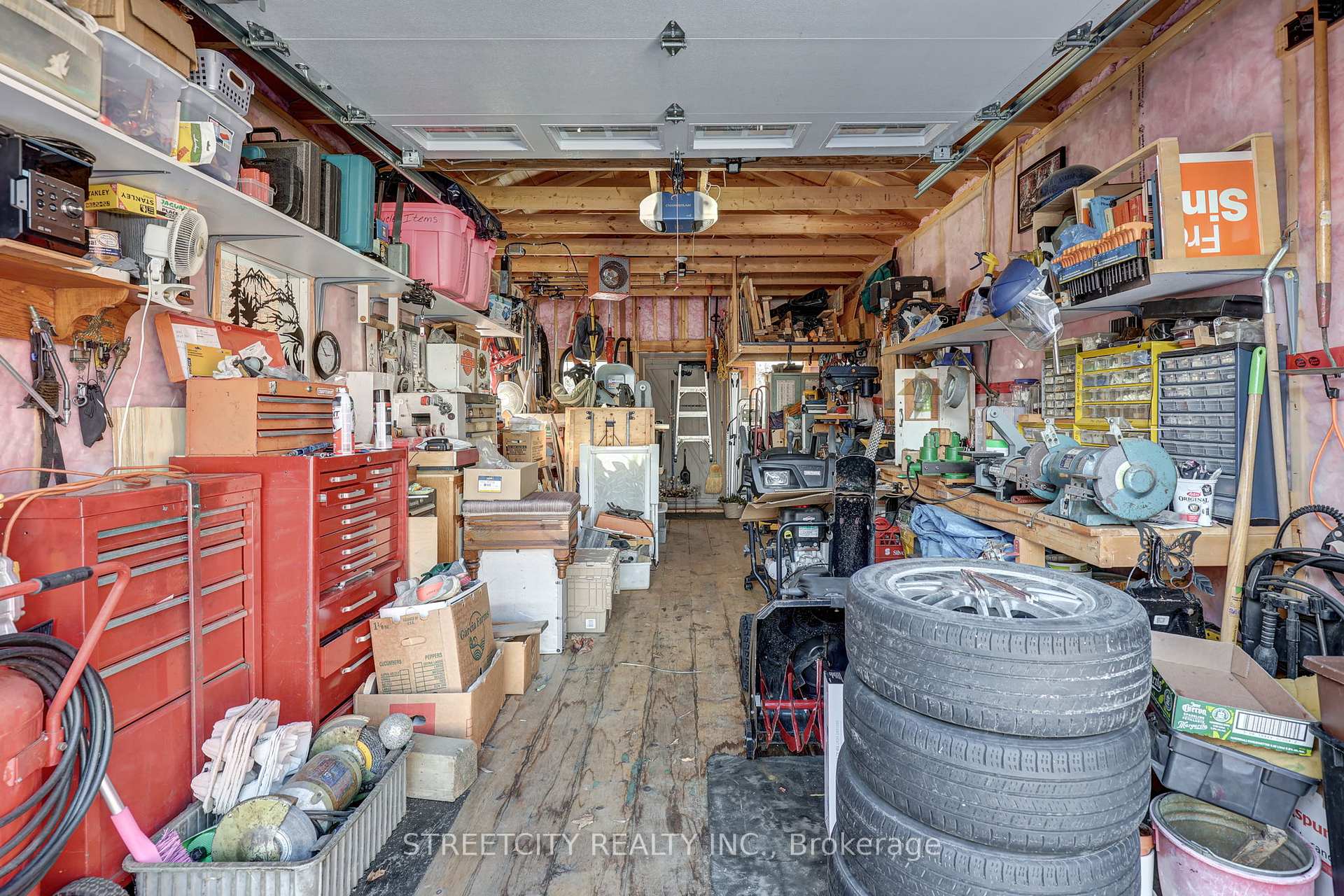 Photo 4 of 123 Lawrence Avenue, St. Thomas — HOMEH