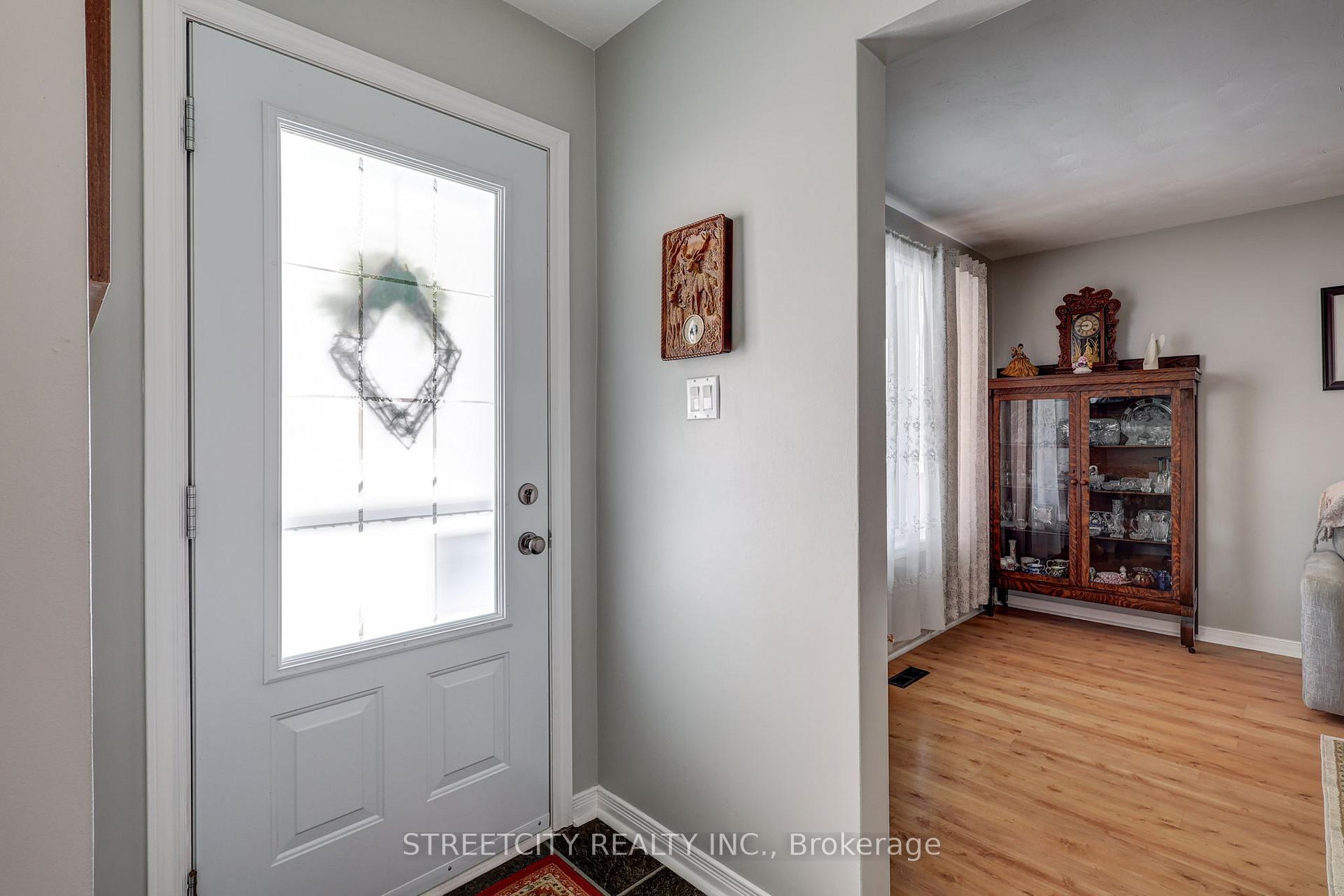 Photo 7 of 123 Lawrence Avenue, St. Thomas — HOMEH