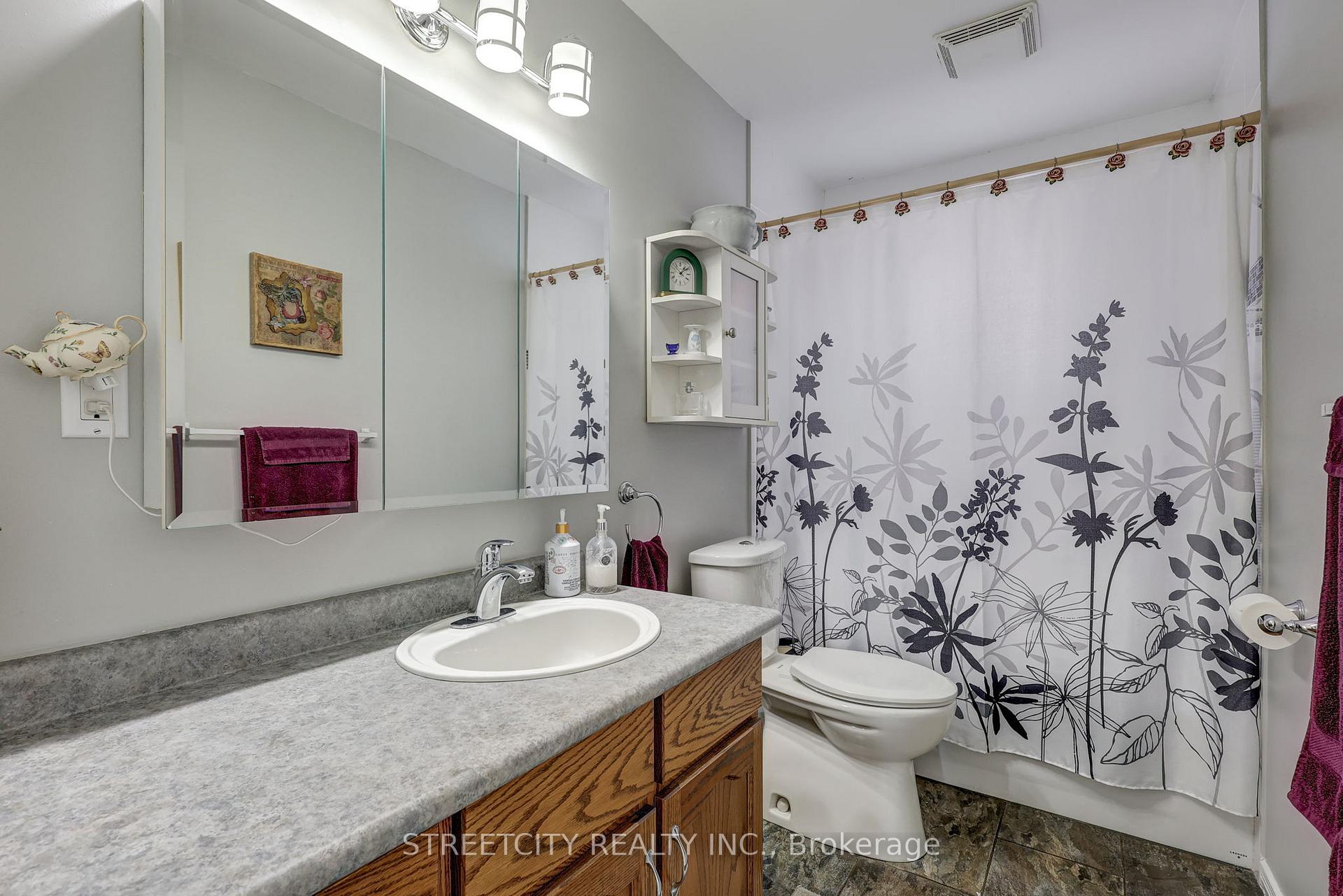 Photo 24 of 123 Lawrence Avenue, St. Thomas — HOMEH