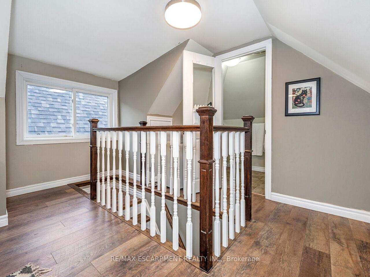 Photo 31 of 218 Cumberland Avenue, Hamilton, St. Clair — HOMEH